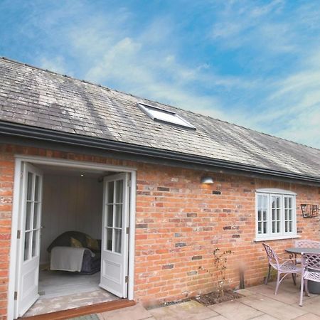The Hayloft - Cheshire Villa Крю Екстериор снимка