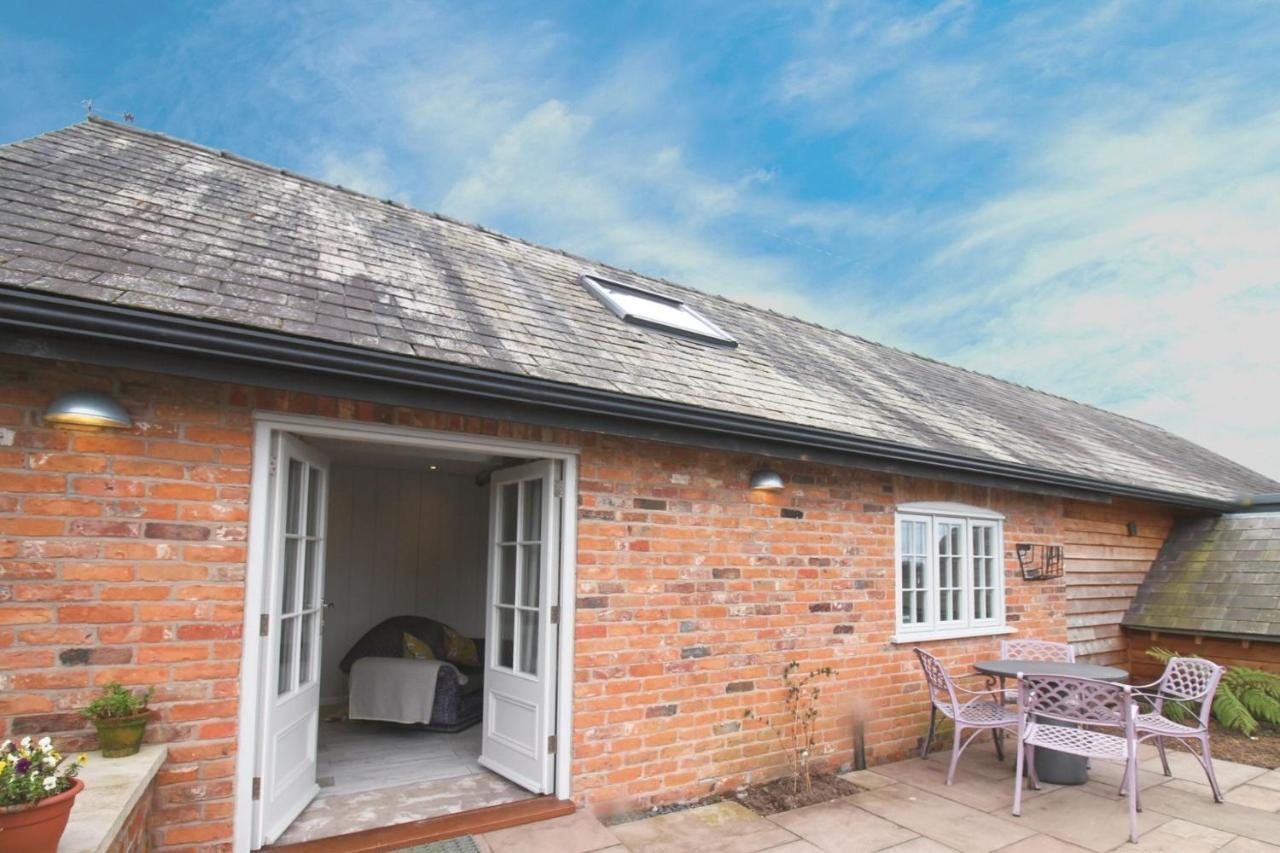 The Hayloft - Cheshire Villa Крю Екстериор снимка